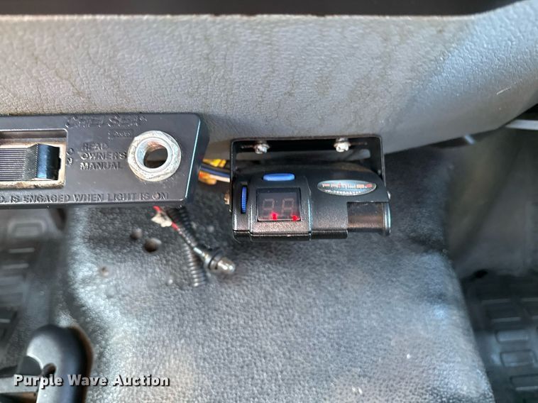 image for item EG2238 2011 Ford F750 Super Duty chipper truck