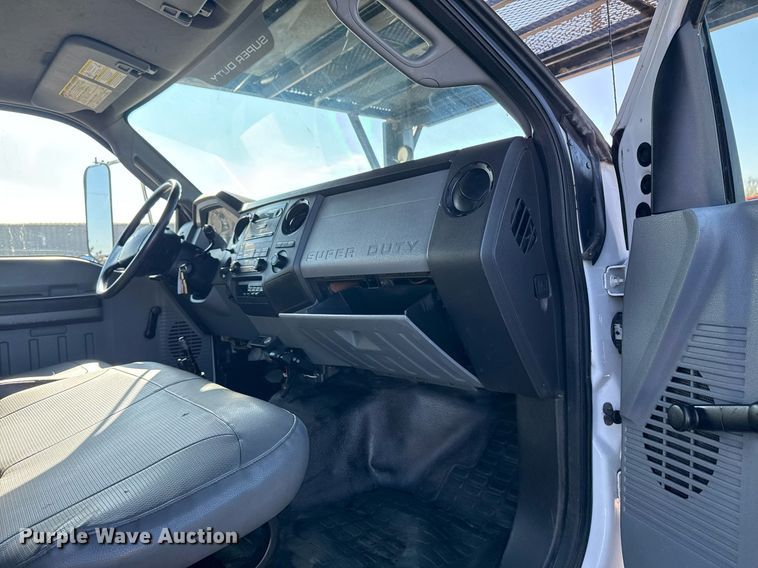 image for item EG2238 2011 Ford F750 Super Duty chipper truck