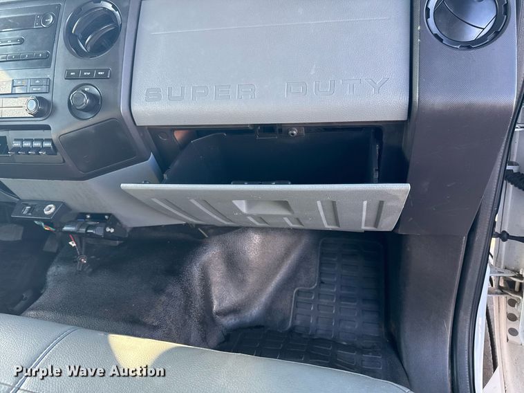 image for item EG2238 2011 Ford F750 Super Duty chipper truck