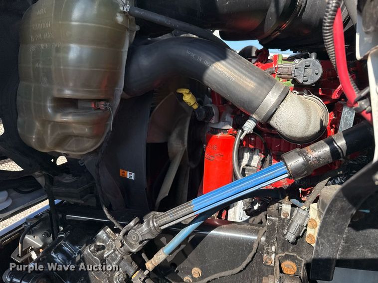 image for item EG2238 2011 Ford F750 Super Duty chipper truck