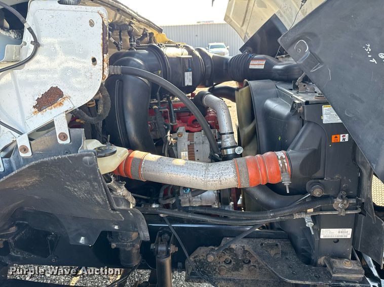 image for item EG2238 2011 Ford F750 Super Duty chipper truck