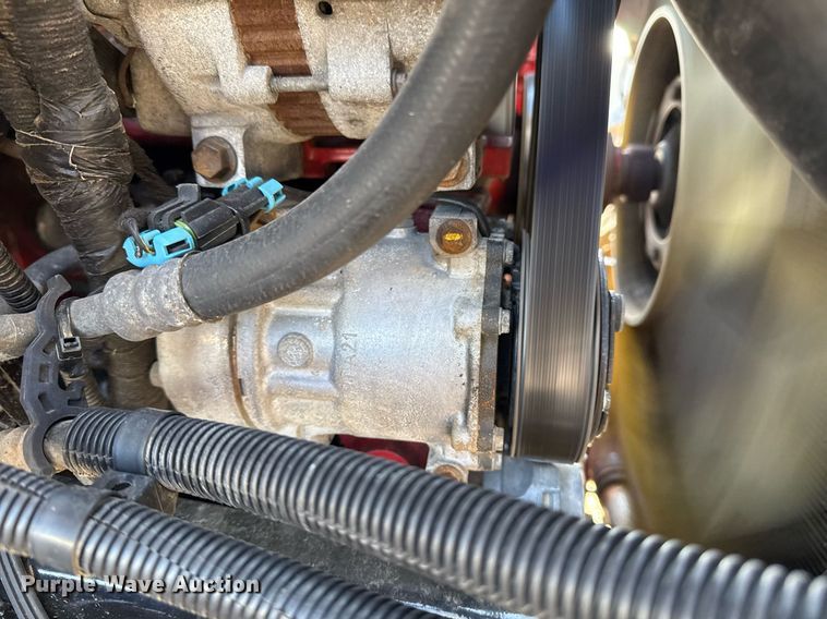 image for item EG2238 2011 Ford F750 Super Duty chipper truck