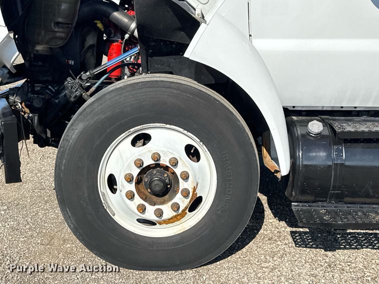 image for item EG2238 2011 Ford F750 Super Duty chipper truck