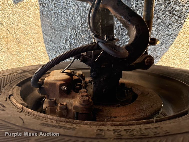 image for item EG2238 2011 Ford F750 Super Duty chipper truck