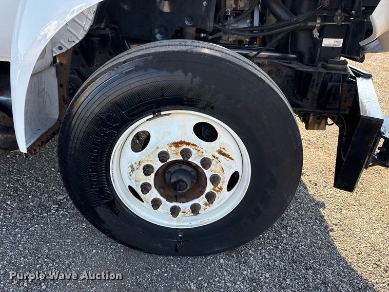 image for item EG2238 2011 Ford F750 Super Duty chipper truck