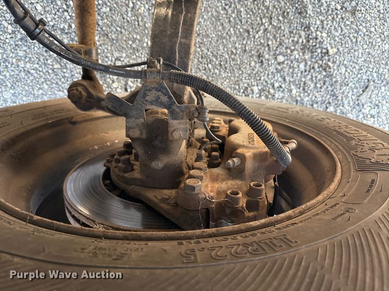 image for item EG2238 2011 Ford F750 Super Duty chipper truck