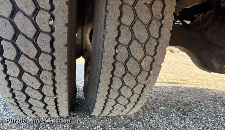 image for item EG2238 2011 Ford F750 Super Duty chipper truck