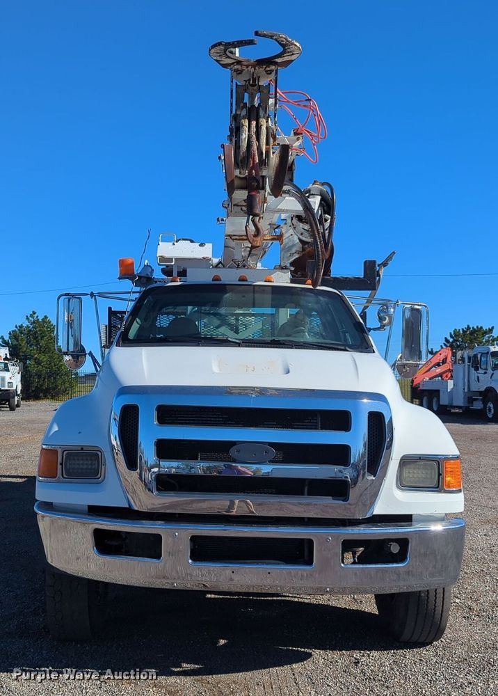 image for item EG2281 2009 Ford F750 Super Duty digger derrick truck