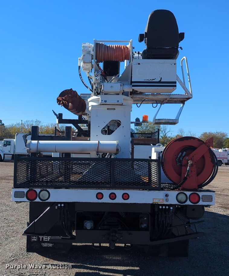 image for item EG2281 2009 Ford F750 Super Duty digger derrick truck