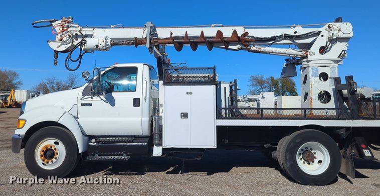 image for item EG2281 2009 Ford F750 Super Duty digger derrick truck