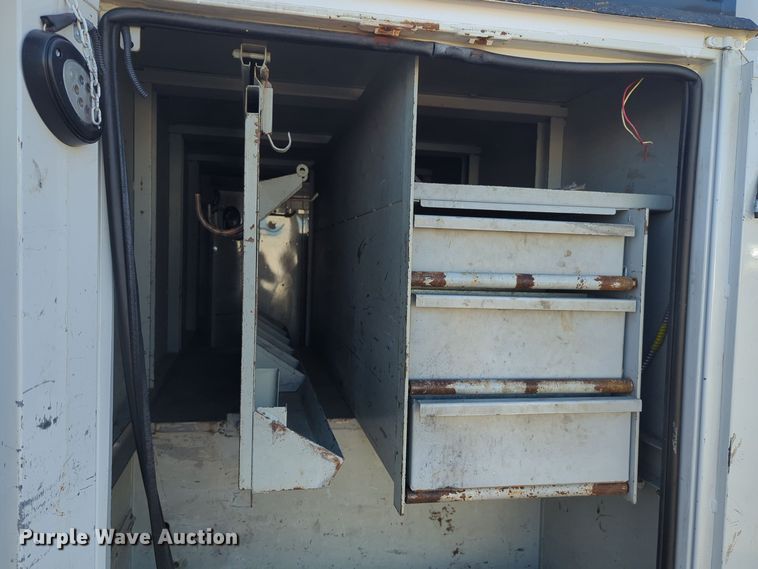 image for item EG2281 2009 Ford F750 Super Duty digger derrick truck