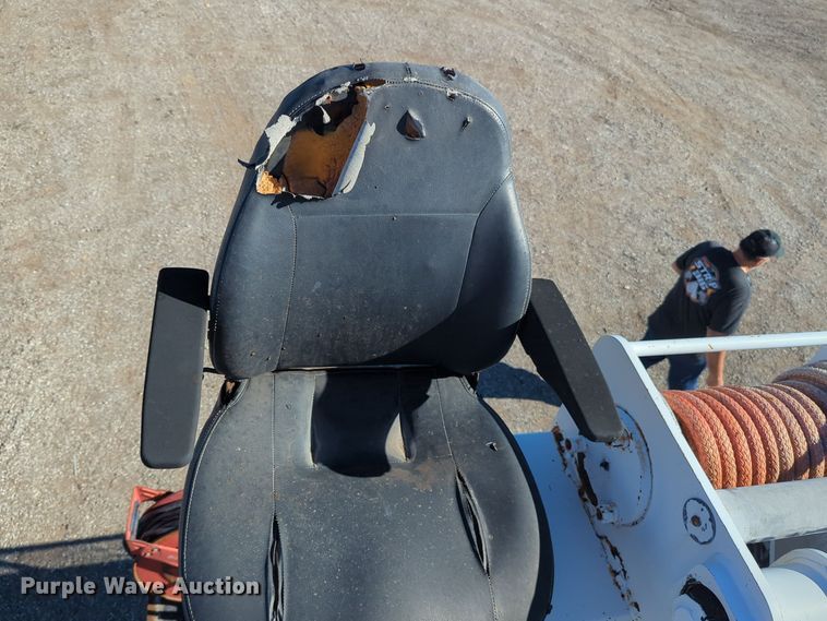 image for item EG2281 2009 Ford F750 Super Duty digger derrick truck