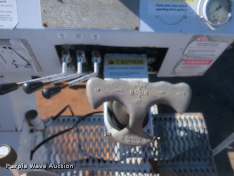 image for item EG2281 2009 Ford F750 Super Duty digger derrick truck