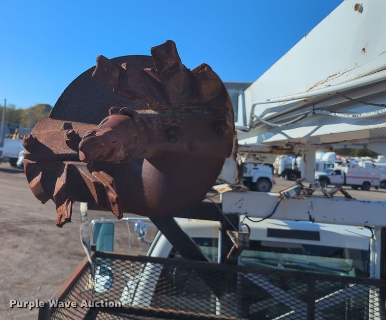 image for item EG2281 2009 Ford F750 Super Duty digger derrick truck