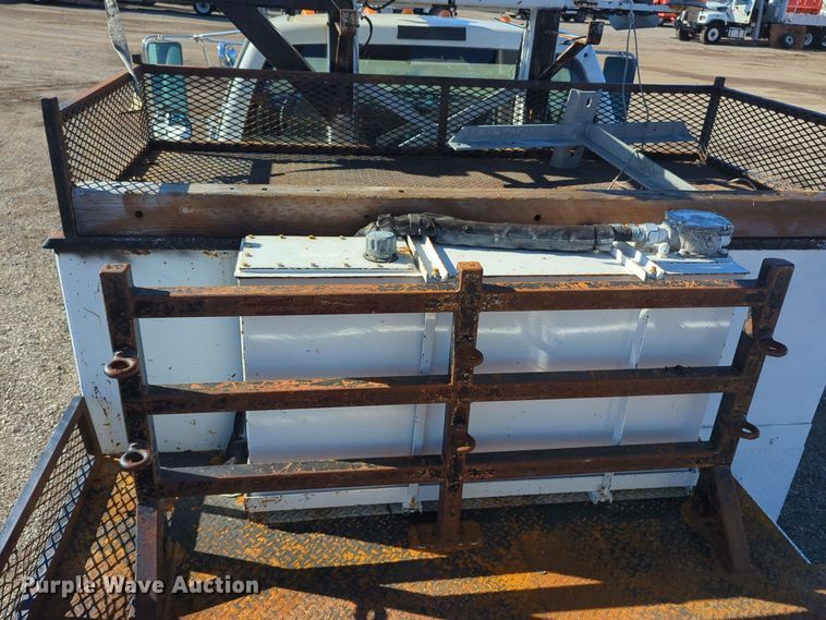 image for item EG2281 2009 Ford F750 Super Duty digger derrick truck