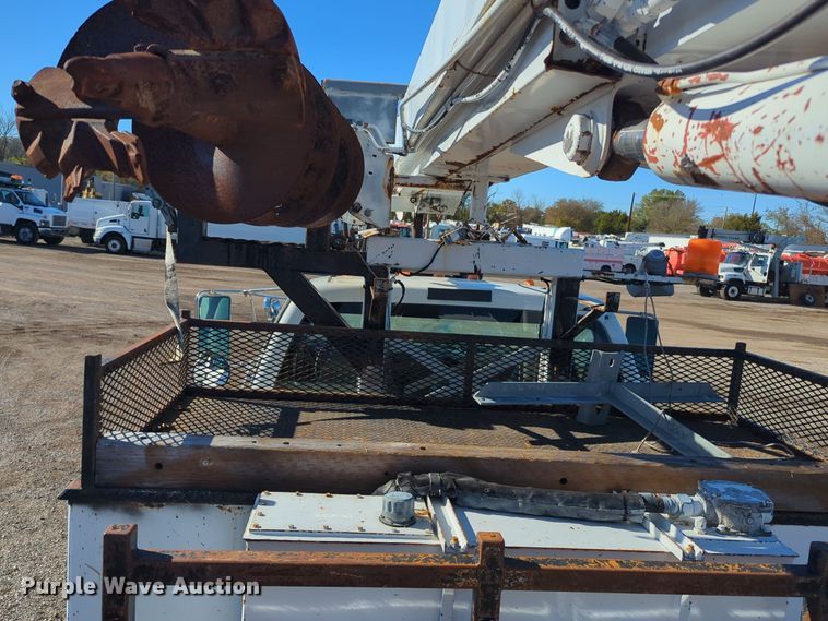 image for item EG2281 2009 Ford F750 Super Duty digger derrick truck