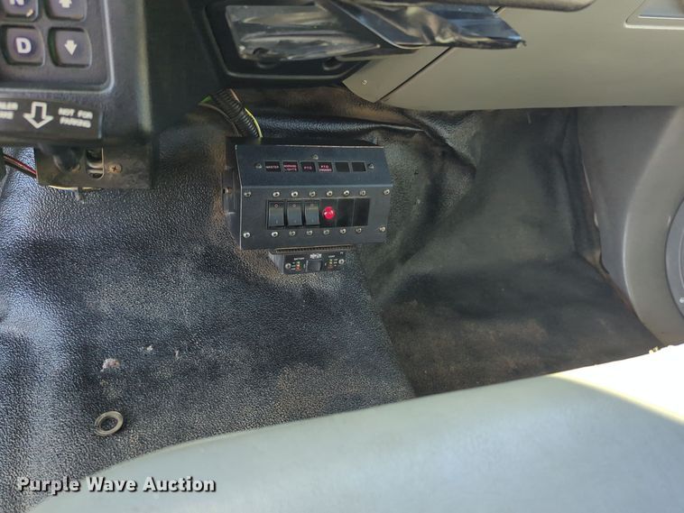 image for item EG2281 2009 Ford F750 Super Duty digger derrick truck