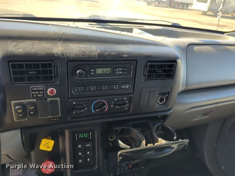 image for item EG2281 2009 Ford F750 Super Duty digger derrick truck