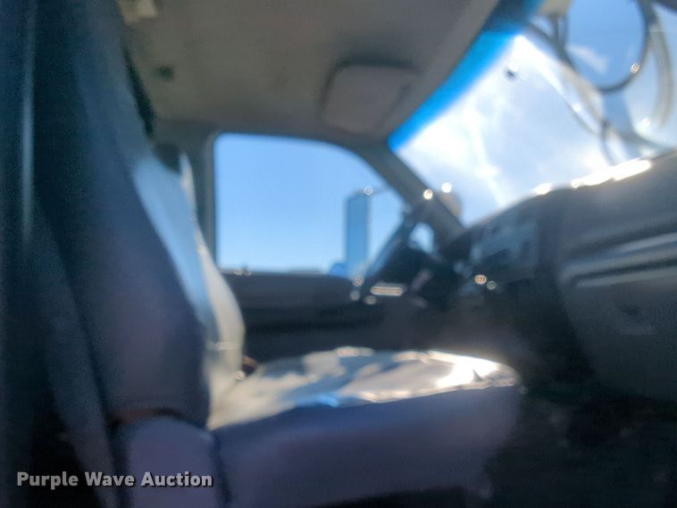 image for item EG2281 2009 Ford F750 Super Duty digger derrick truck