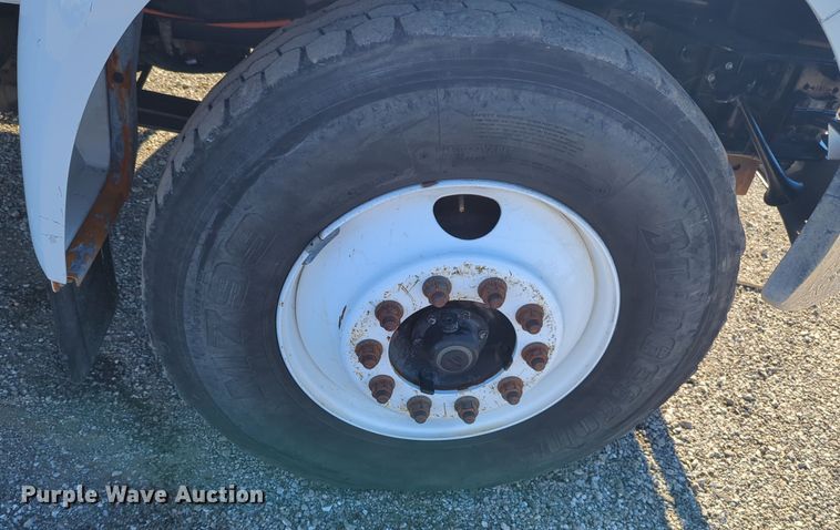 image for item EG2281 2009 Ford F750 Super Duty digger derrick truck