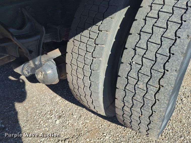 image for item EG2281 2009 Ford F750 Super Duty digger derrick truck