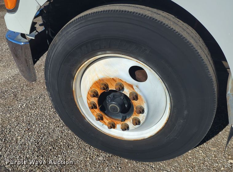 image for item EG2281 2009 Ford F750 Super Duty digger derrick truck