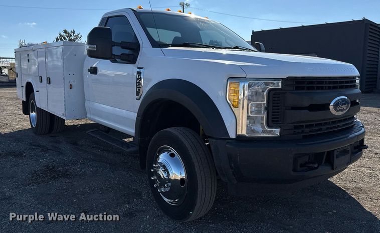 image for item EG2486 2017 Ford F450 Super Duty utility / service truck
