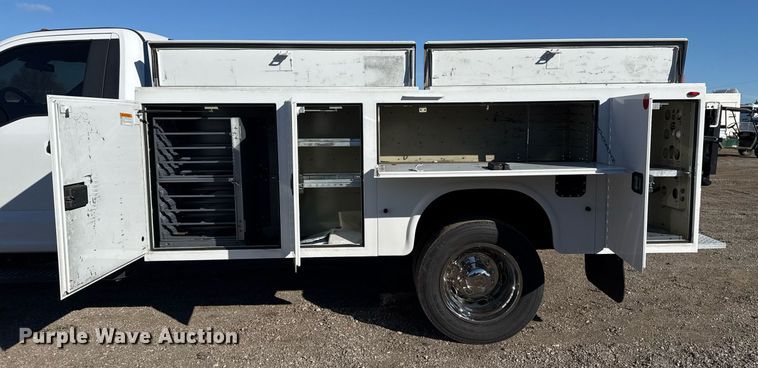 image for item EG2486 2017 Ford F450 Super Duty utility / service truck