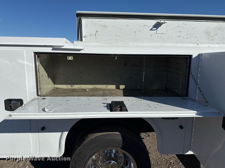 image for item EG2486 2017 Ford F450 Super Duty utility / service truck