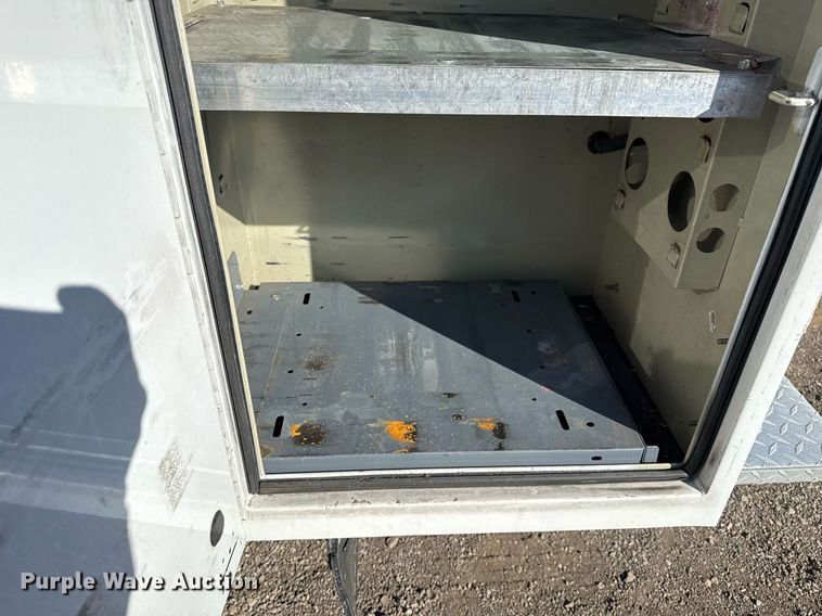 image for item EG2486 2017 Ford F450 Super Duty utility / service truck