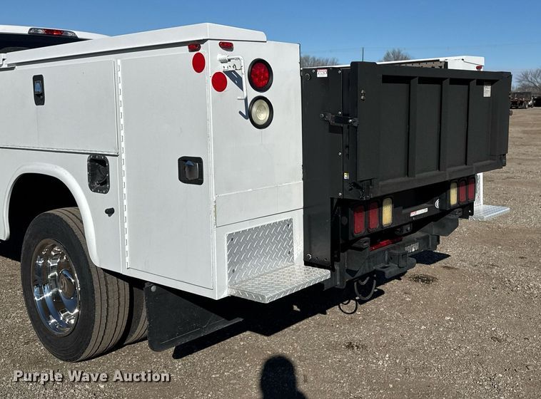 image for item EG2486 2017 Ford F450 Super Duty utility / service truck