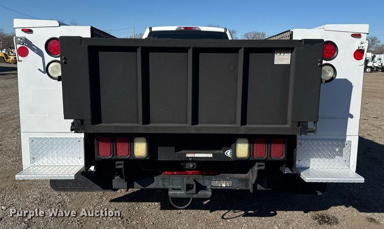 image for item EG2486 2017 Ford F450 Super Duty utility / service truck