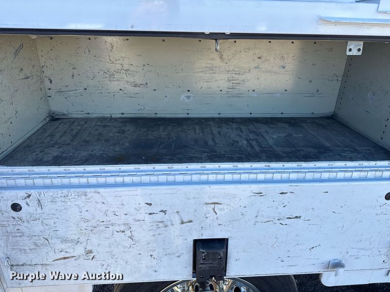 image for item EG2486 2017 Ford F450 Super Duty utility / service truck