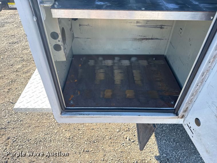 image for item EG2486 2017 Ford F450 Super Duty utility / service truck