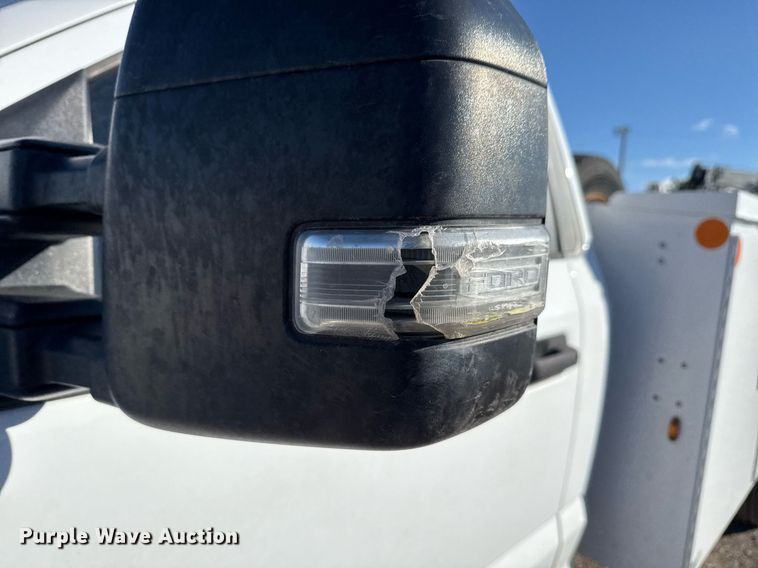 image for item EG2486 2017 Ford F450 Super Duty utility / service truck