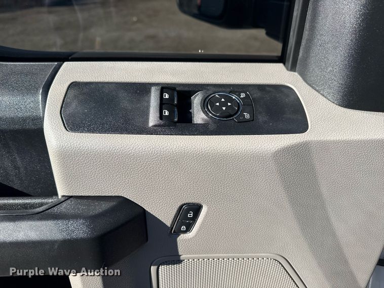 image for item EG2486 2017 Ford F450 Super Duty utility / service truck