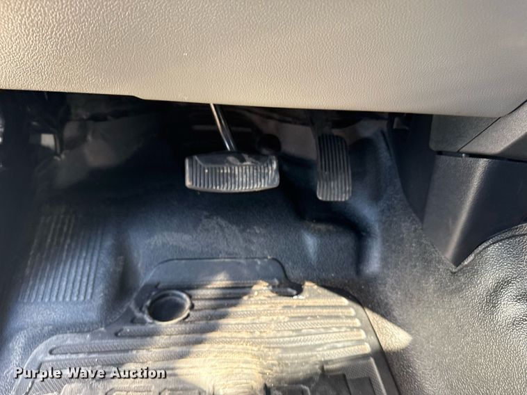 image for item EG2486 2017 Ford F450 Super Duty utility / service truck