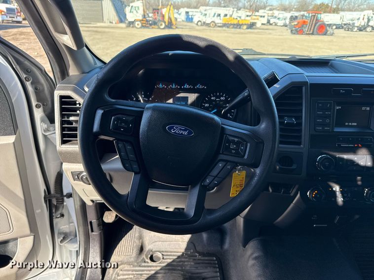 image for item EG2486 2017 Ford F450 Super Duty utility / service truck