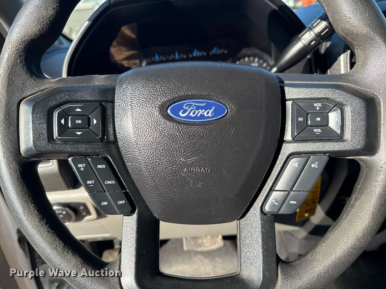 image for item EG2486 2017 Ford F450 Super Duty utility / service truck