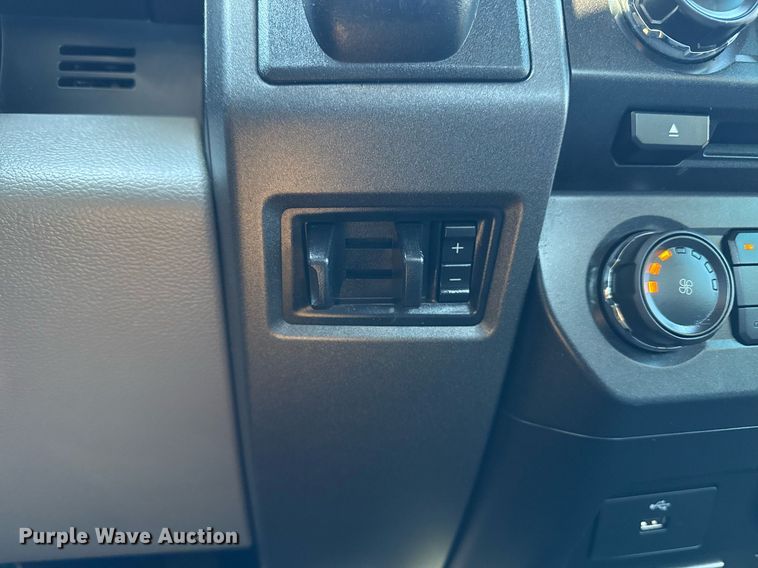 image for item EG2486 2017 Ford F450 Super Duty utility / service truck