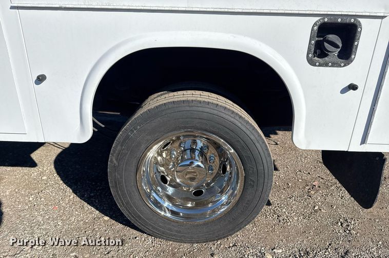 image for item EG2486 2017 Ford F450 Super Duty utility / service truck