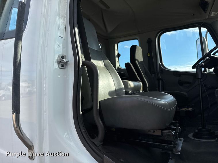 image for item EG2494 2012 Freightliner Business Class M2 Ext. Cab utility / service truck