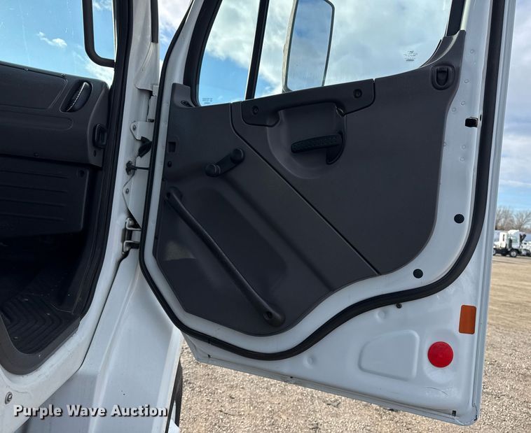 image for item EG2494 2012 Freightliner Business Class M2 Ext. Cab utility / service truck