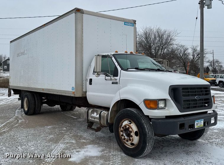 image for item EG7155 2003 Ford F650 Super Duty box truck