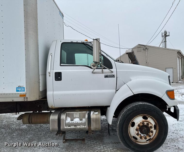 image for item EG7155 2003 Ford F650 Super Duty box truck