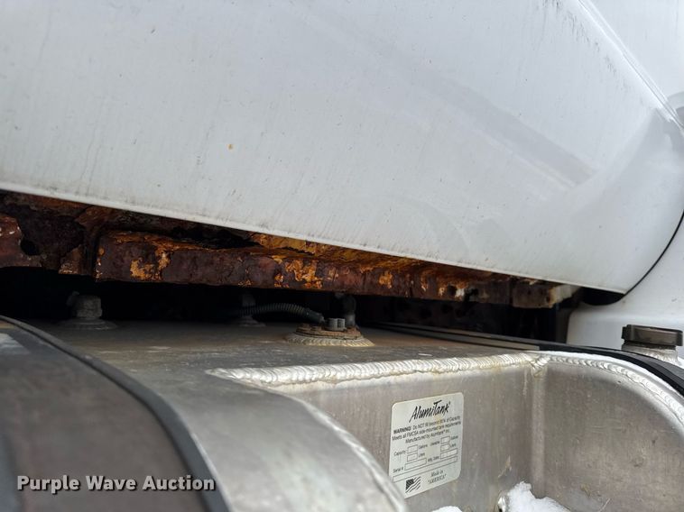 image for item EG7155 2003 Ford F650 Super Duty box truck