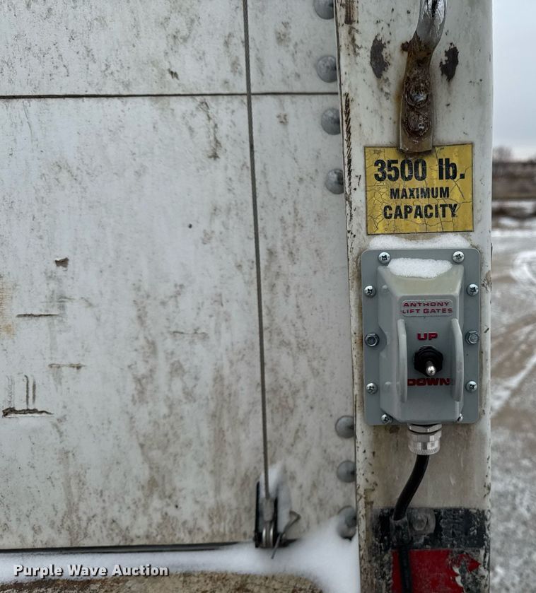 image for item EG7155 2003 Ford F650 Super Duty box truck