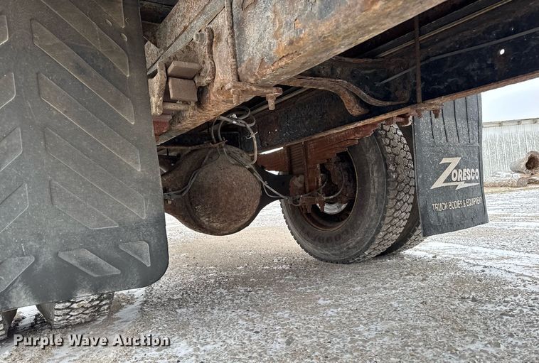 image for item EG7155 2003 Ford F650 Super Duty box truck