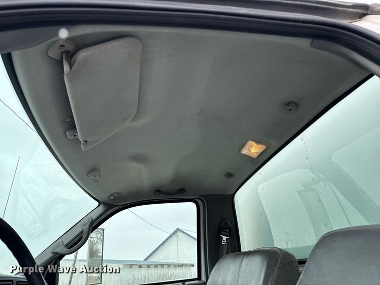 image for item EG7155 2003 Ford F650 Super Duty box truck