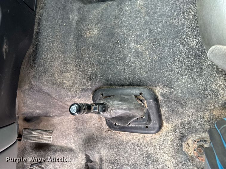 image for item EG7155 2003 Ford F650 Super Duty box truck